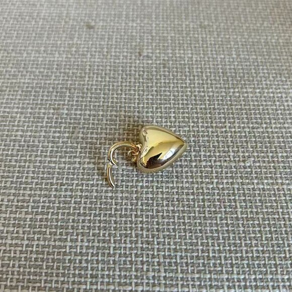 Roxane Assoulin The Mini Puffy Heart Charms Gold - Picture 4 of 4